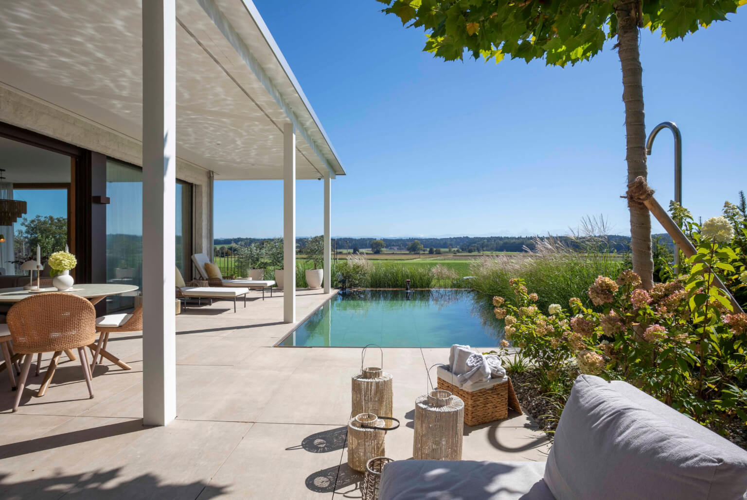 bild-neben-text-pool-kobi-immobilien-mobile